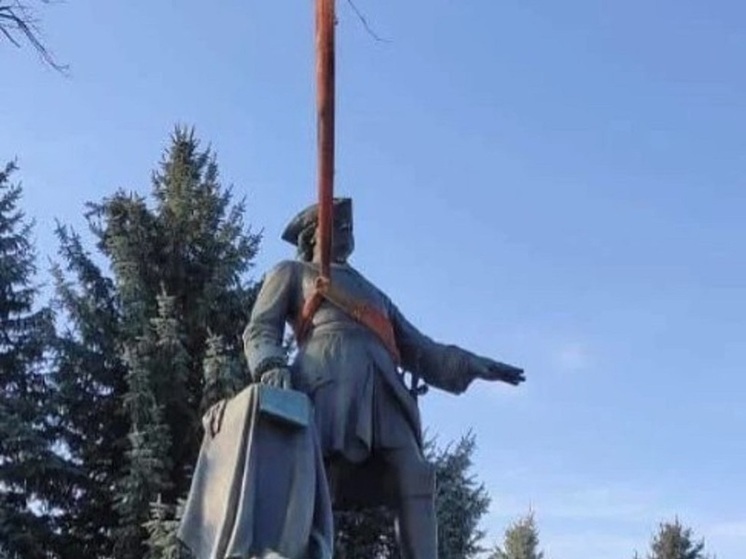 Памятник Петру I в Полтаве был снесен