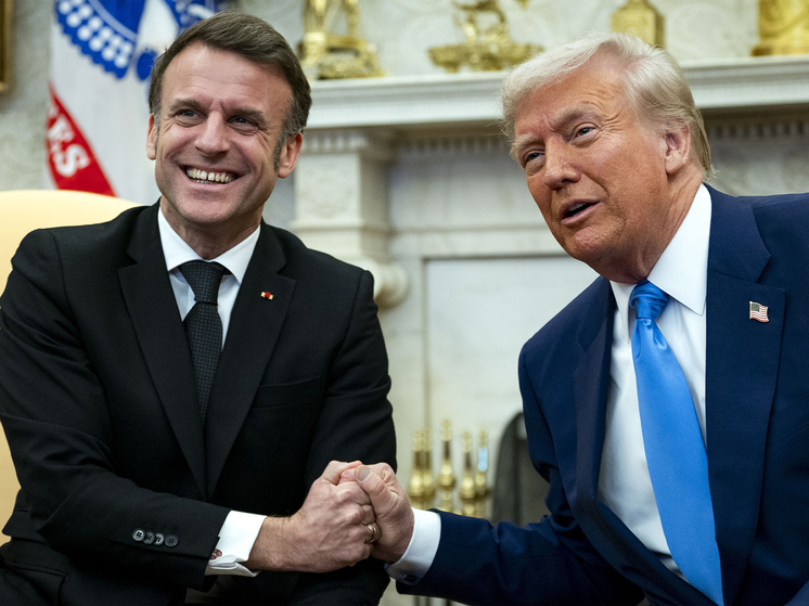 Загадочный синяк на правой руке Трампа вызвал волну домыслов: президент США борется с какой-то болезнью
