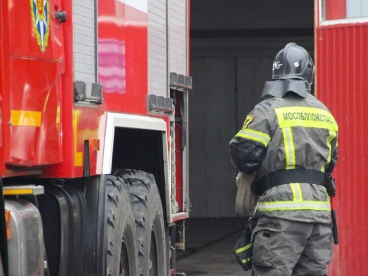 Спасатели помогли пенсионерке, к которой не могли попасть близкие