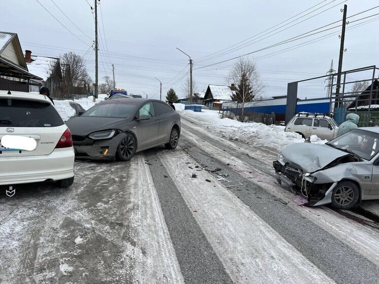 Электрокар от Илона Маска попал в ДТП в Ачинске