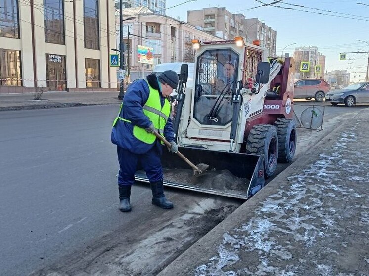 Борьбу с пылью развернули на дорогах Иванова