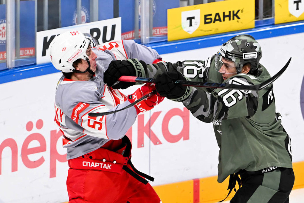 Обзор последних матчей и событий в КХЛ от авторитетного хоккейного эксперта.