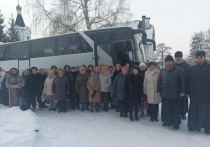 В особой поддержке сегодня нуждаются те тамбовчане, чьи близкие выполняют свой воинский и гражданский долг на передовой – в зоне проведения спецоперации. Родители, жены и дети военнослужащих с нетерпением ждут их возвращения домой. Духовную поддержку близким людям участников спецоперации оказывают священнослужители Тамбовской епархии.
