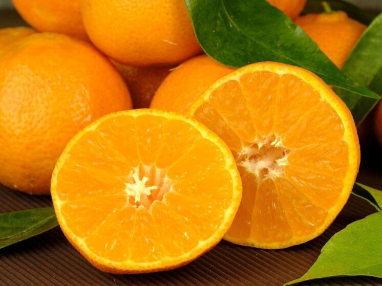 Moradores de Yaroslavl foram informados sobre a necessidade de comer uma laranja por dia