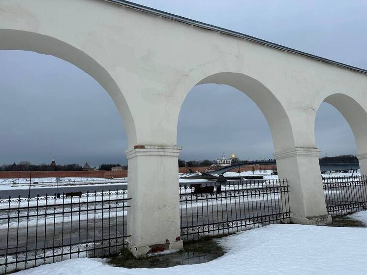 Новгородцам пообещали плюсовую температуру и небольшой снег в первый день весны