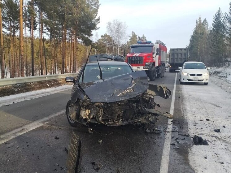 Женщину спасли из помятого авто на трассе в Забайкалье