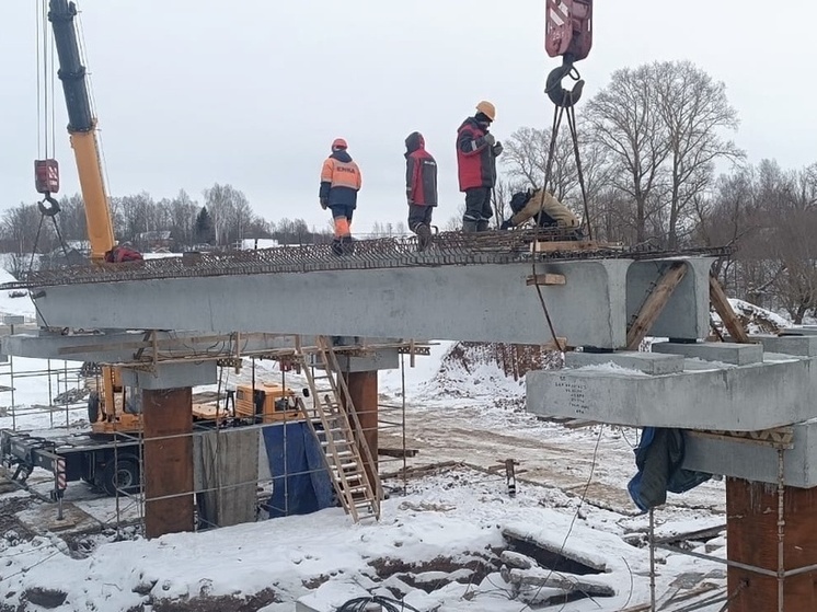 В Куженерском районе продолжается ремонт моста через Немду