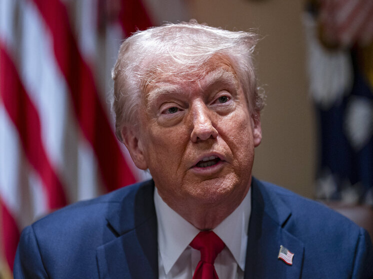 FT: Стармер попросит Трампа обеспечить прикрытие европейским военным на Украине