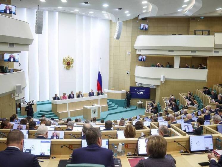 Бывший калужский губернатор предложил отменить платное обучение в медвузах