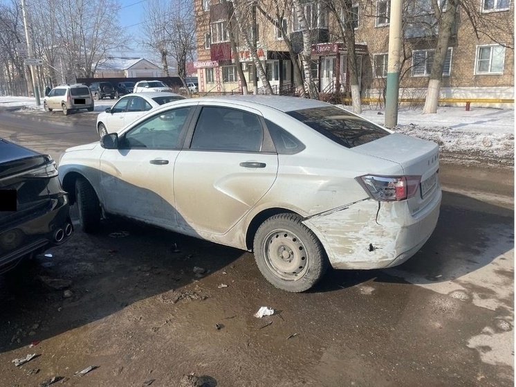 При массовом ДТП в Мичуринске пострадали два человека, включая несовершеннолетнюю девушку