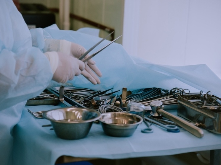 В Томске впервые провели уникальную операцию по удалению опухоли прямой кишки