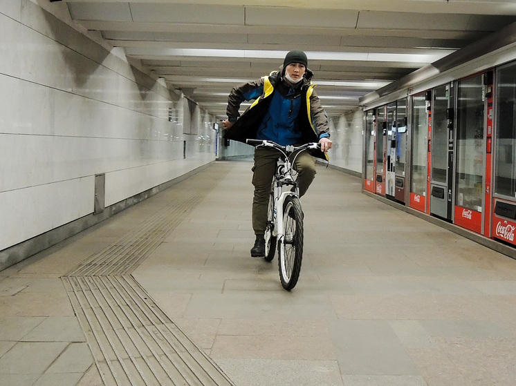  Жители Подмосковья массово жалуются на кражу курьерских заказов после доставки