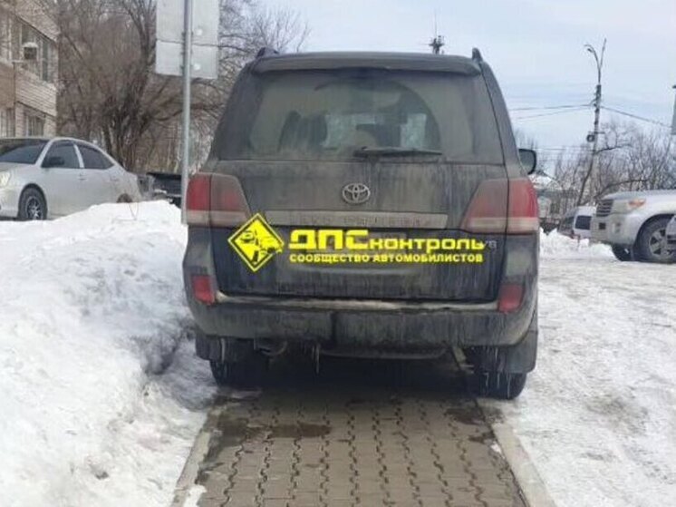 Водителям в Хабаровском крае напоминают - движение по тротуарам запрещено