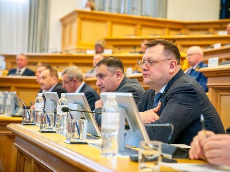 Депутаты Югры поддержали инициативу окружного правительства о расширении мер поддержки многодетных семей