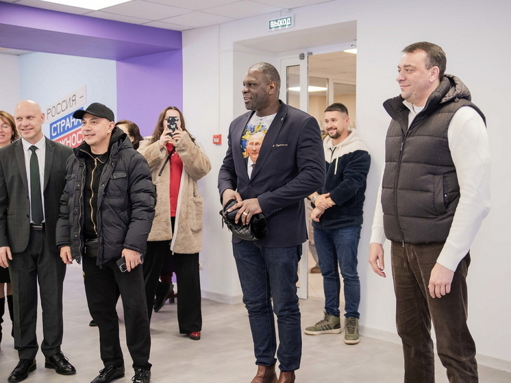 В МарГУ побывали звезды спорта боксеры Константин Цзю и Кевин Джонсон