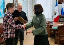 Многодетная семья Объедковых из Старой Руссы получила 28 февраля сертификат на более чем полтора миллиона рублей