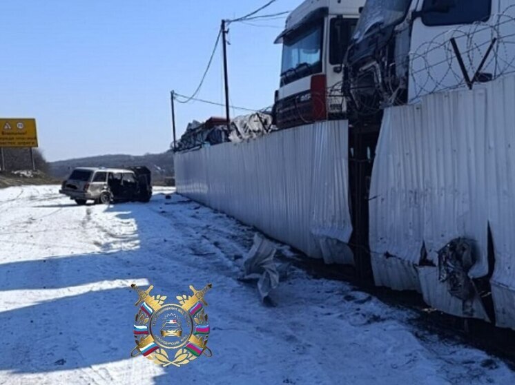 В Крымском районе при столкновении ВАЗа с забором пострадали женщина и ребенок