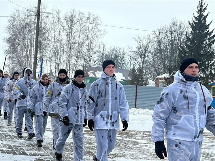 Свои герои: тамбовская молодёжь участвует в военно-спортивном слёте
