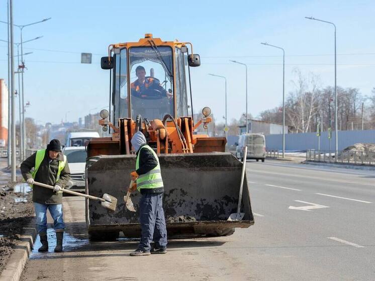 За зиму из Нижнего вывезли около 450 тыс. кубометров снега