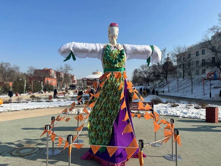 На Лыбедском бульваре в центре Рязани проходят Масленичные гуляния