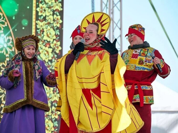 Чучело Масленицы сожгли сегодня в центре Владивостока