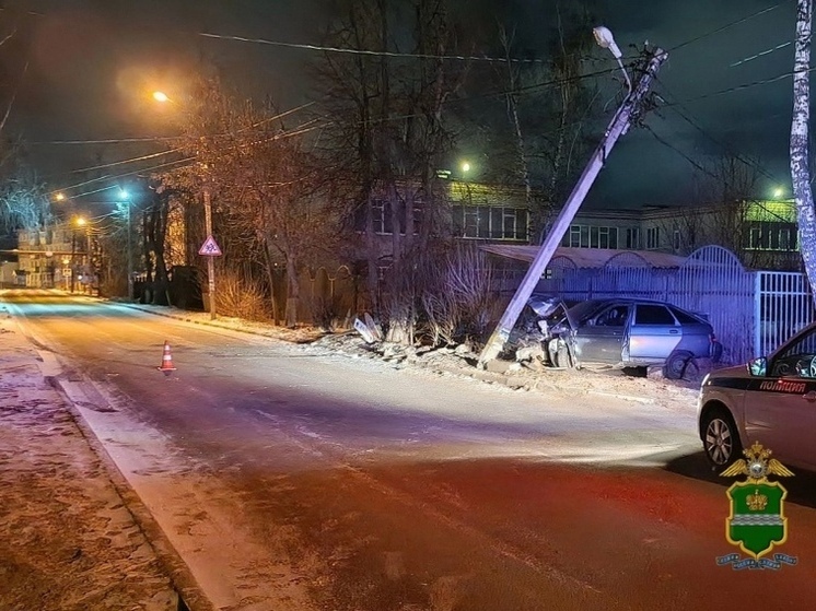 В Калужской области нашли водителя, сбившего столб и ограждения детского сада