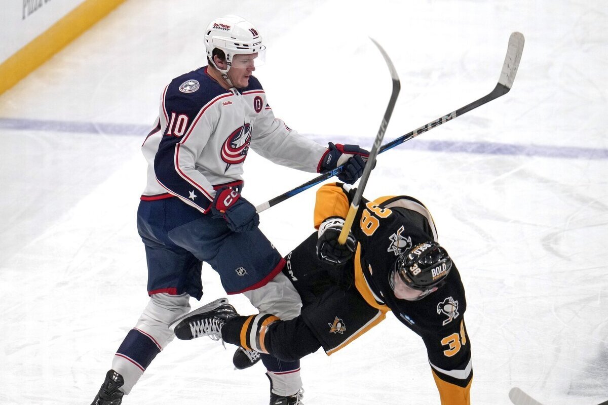 Воронков помог «Коламбусу» обыграть «Детройт» в матче на открытом воздухе