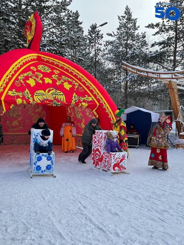 С катаниями на печи и румяными блинами отпраздновали Масленицу ноябряне