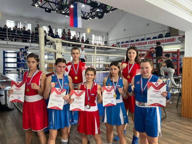 Донецкие боксеры завоевали шестнадцать медалей на всероссийских соревнованиях профсоюзов