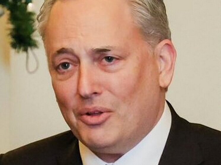 Сакс призвал Запад не потакать требованиям Зеленского