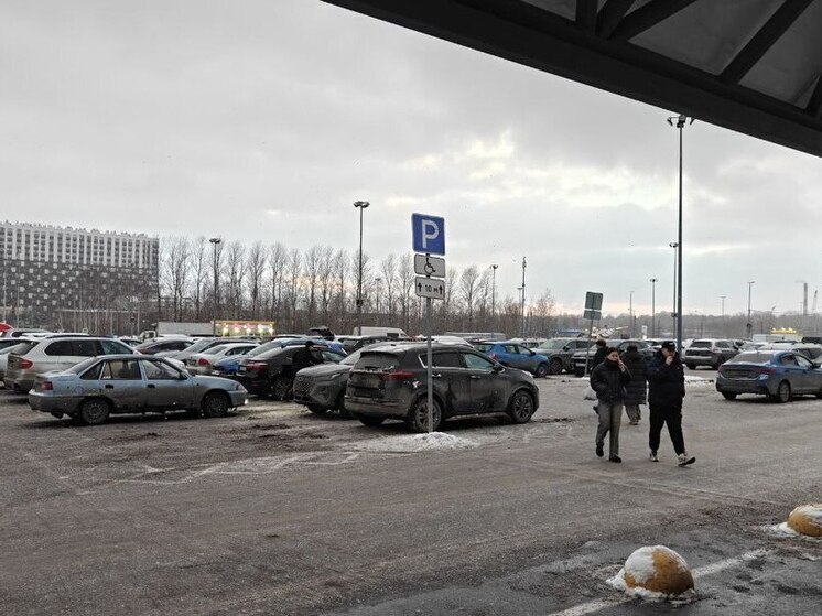 «Засада автоугонщиков» у «Ленты» на Дальневосточном исчезла после публикаций «МК в Питере»