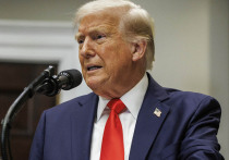 Дональд Трамп заявил, что со вторника США будут настаивать на повышении тарифов в отношении Канады и Мексики, подготавливая почву для торговой войны с двумя крупнейшими экономическими партнерами своей страны