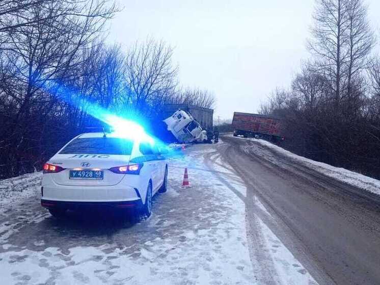 Две фуры столкнулись под Липецком, есть погибший