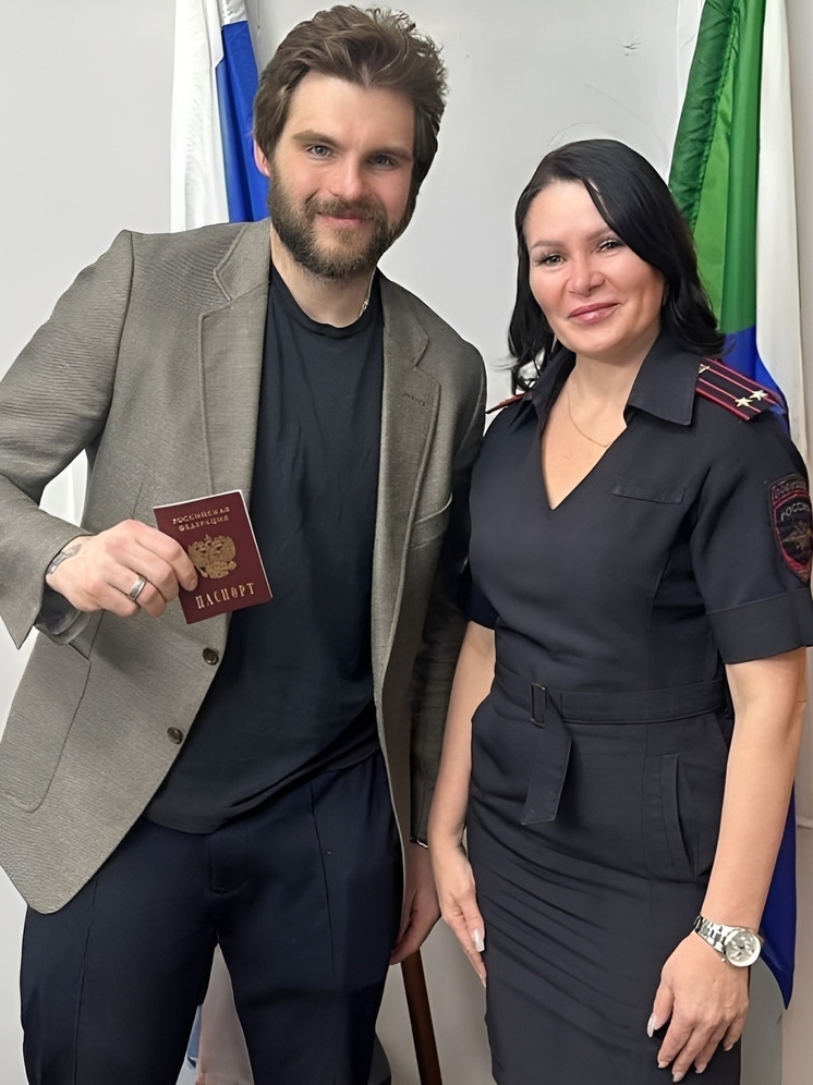 Американский хоккеист Александр Гальченюк стал гражданином России