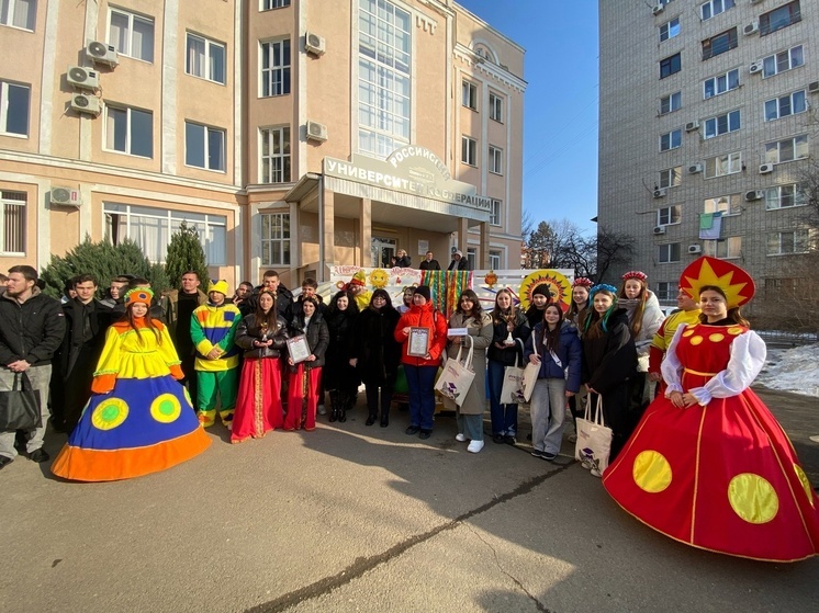 В Краснодарском кооперативном институте прошел фестиваль “Масленица в лучших традициях”