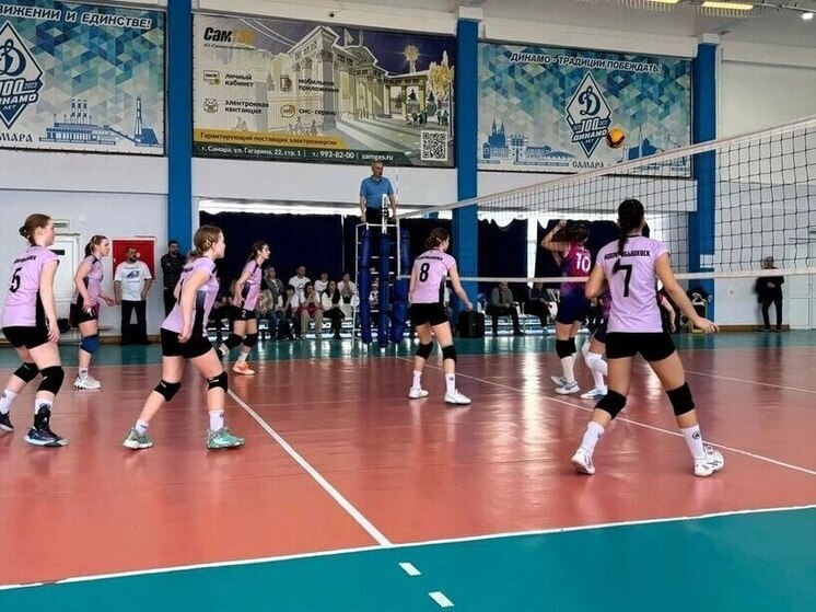 Волейболистки из Новокуйбышевска взяли "серебро" на областном чемпионате