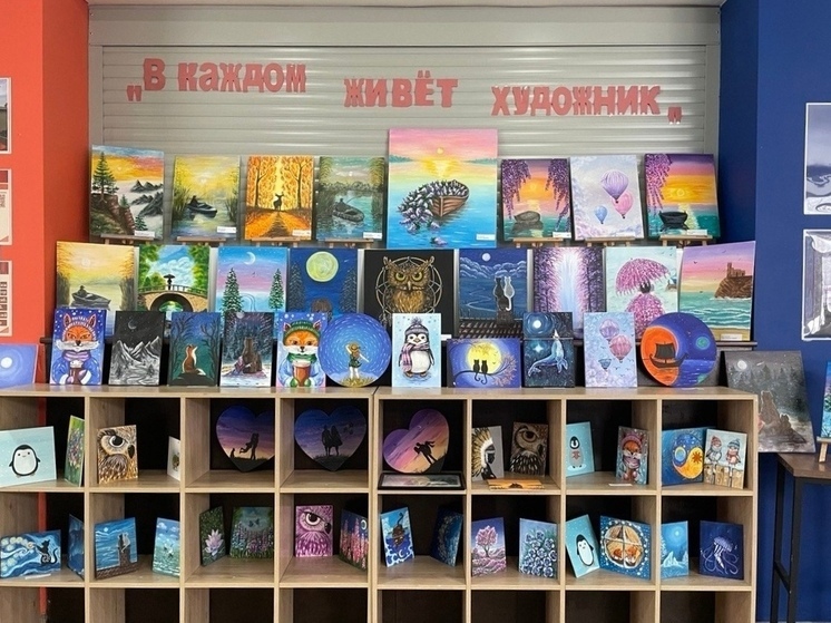 В Коношском Доме культуры и досуга прошла выставка «В каждом живёт художник»