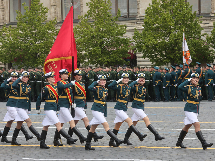 Красота — страшная сила: истоки формы одежды женщин-военнослужащих