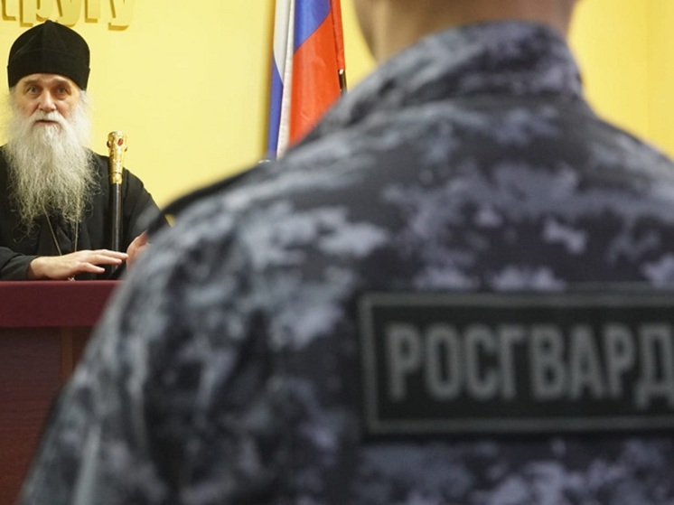 Владыка Иаков рассказал росгвардейцам НАО о символизме погон