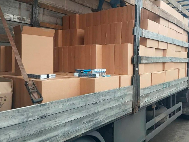 В Воронежской области задержали контрабандиста с 281 тысячей пачек сигарет