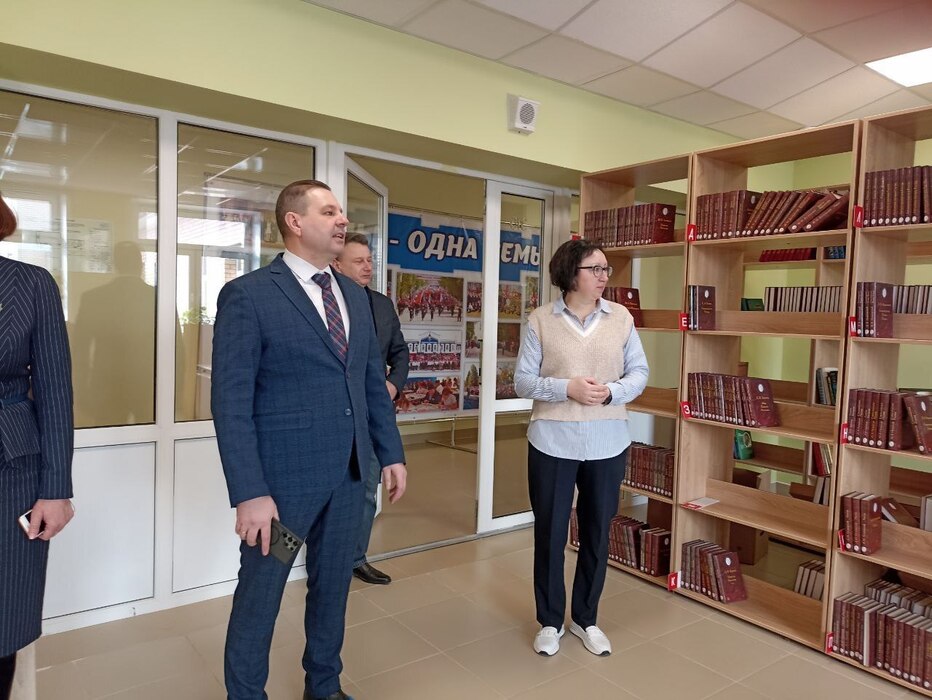 Вице-спикер Заксобрания показал новый корпус школы в Вязниках изнутри 