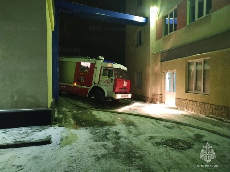 В Екатеринбурге потушили пожар в административном здании