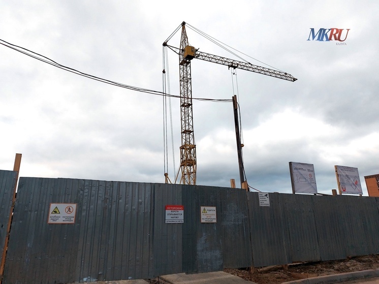 Калужане заметили простой в строительстве школы на Правобережье