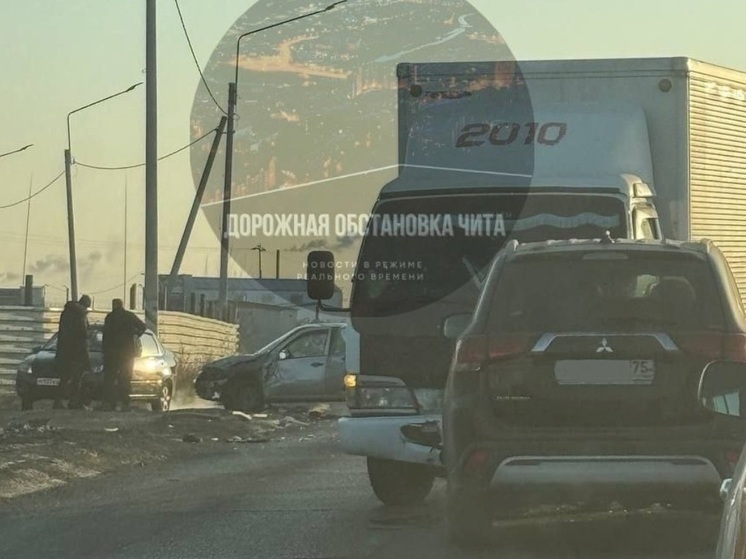 Два ДТП затруднили проезд по Олимпийской в Чите