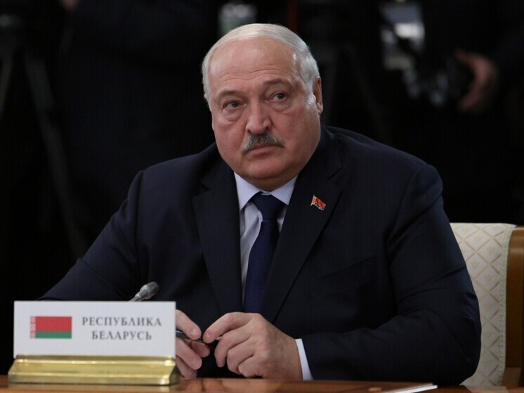 Лукашенко заявил, что относился к Зеленскому как к сыну, и был с ним в дружбе