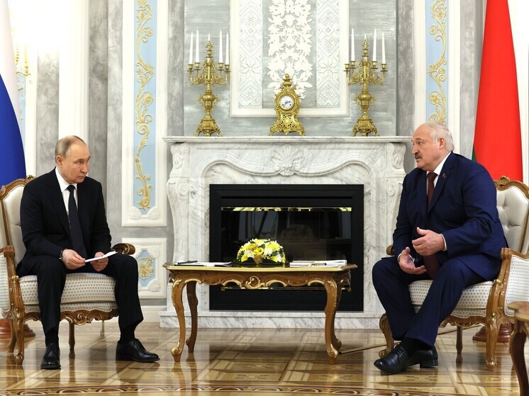 Лукашенко заявил, что Путин готов говорить с Украиной за столом переговоров