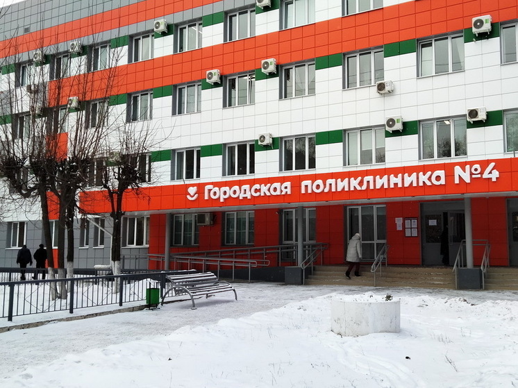 Три дерева нужно срубить у йошкар-олинской поликлиники № 4