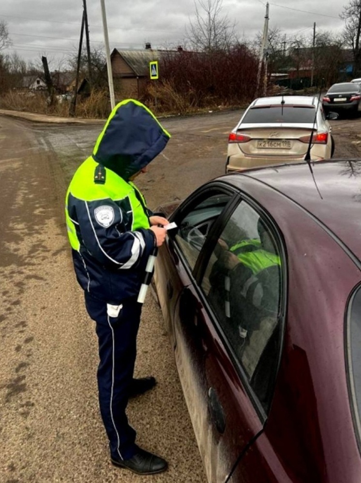 Инспекторы ДПС провели профилактический рейд в Великих Луках