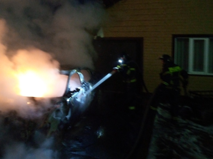 В Железногорском районе сгорел автомобиль