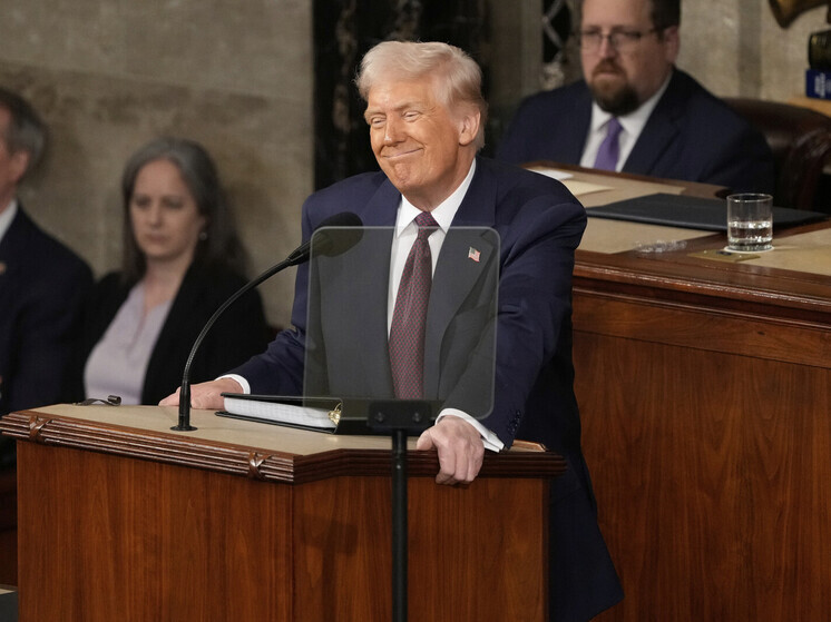 NYT: Трамп отказался отменить решение о прекращении помощи Украине